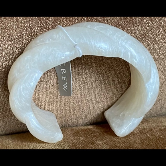 NEW J. Crew Resin Cuff Bracelet - M/L - Picture 4 of 7